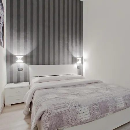 New House 2 روما